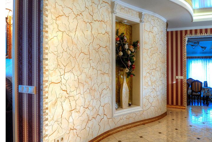 Венецианская штукатурка с эффектом кракелюра. Вид 12